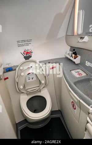 Il viaggio in aereo, Ethiopian Airlines Boeing 787 Dreamliner, Cloud 9 Cabina Business Class per wc Foto Stock