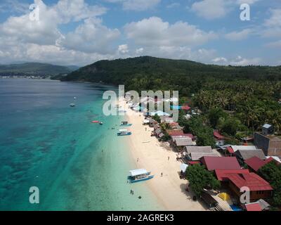 Fuco aereo fucilato delle fattorie di Clove a Tolitoli, Indonesia in un giorno di suuny nella stagione di raccolto Foto Stock