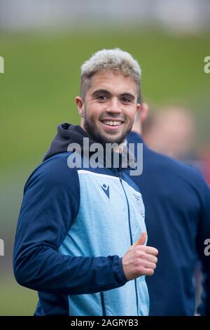 Firhill Stadium di Glasgow, UK. Xxi Dec, 2019. Campionato scozzese, Partick Thistle rispetto a Dundee FC; Declan McDaid di Dundee ispeziona il passo prima della partita - Editoriale usare carte di credito: Azione Plus sport/Alamy Live News Foto Stock