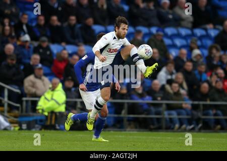 Cardiff, Regno Unito. Xxi Dec, 2019. Ben Pearson di Preston NE in azione. EFL Skybet partita in campionato, Cardiff City v Preston North End al Cardiff City Stadium sabato 21 dicembre 2019. Questa immagine può essere utilizzata solo per scopi editoriali. Solo uso editoriale, è richiesta una licenza per uso commerciale. Nessun uso in scommesse, giochi o un singolo giocatore/club/league pubblicazioni. pic da Andrew Orchard/Andrew Orchard fotografia sportiva/Alamy Live news Credito: Andrew Orchard fotografia sportiva/Alamy Live News Foto Stock