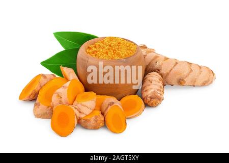 Curcuma radice e polvere isolata su sfondo bianco vicino, Foto Stock