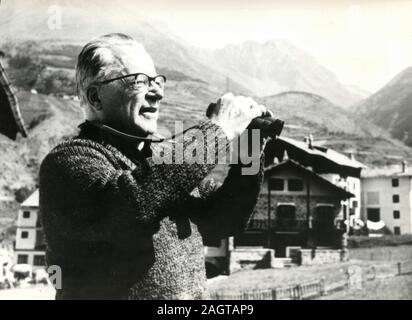 Politico italiano Palmiro Togliatti durante le sue vacanze estive, Cogne, Italia 1962 Foto Stock