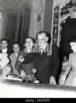 Politico italiano Presidente del Senato Cesare Merzagora, Roma, Italia degli anni cinquanta Foto Stock