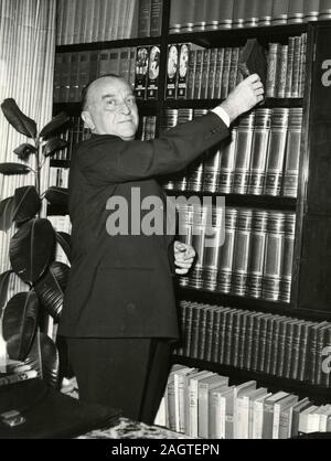 Politico italiano Presidente del Senato Cesare Merzagora, Roma, Italia degli anni cinquanta Foto Stock