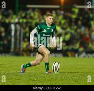 Galway Sportsgrounds, Galway, Connacht, Irlanda. Il 21 dicembre 2019; Galway Sportsgrounds, Galway, Connacht, Irlanda; Guinness Pro 14 Rugby, Connacht versus Munster; Conor Fitzgerald linee fino a pena di Connacht - uso editoriale Foto Stock