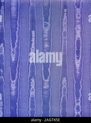 Textured sullo sfondo di un vecchio grungy viola e blu con la copertina del libro. Questa è una scansione ad alta risoluzione che mostra tutti i dettagli. Foto Stock