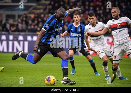 Milano, Italia. Xxi Dec, 2019. Romelu Lukaku di FC Internazionale durante la Serie A match tra Inter e Milan e Genoa allo stadio San Siro di Milano, Italia il 21 dicembre 2019. Foto di Mattia Ozbot. Solo uso editoriale, è richiesta una licenza per uso commerciale. Nessun uso in scommesse, giochi o un singolo giocatore/club/league pubblicazioni. Credit: UK Sports Pics Ltd/Alamy Live News Foto Stock