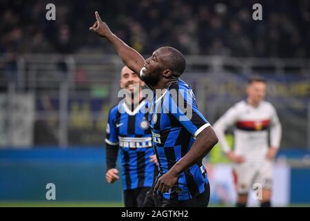 Milano, Italia. Xxi Dec, 2019. Romelu Lukaku di FC Internazionale durante la Serie A match tra Inter e Milan e Genoa allo stadio San Siro di Milano, Italia il 21 dicembre 2019. Foto di Mattia Ozbot. Solo uso editoriale, è richiesta una licenza per uso commerciale. Nessun uso in scommesse, giochi o un singolo giocatore/club/league pubblicazioni. Credit: UK Sports Pics Ltd/Alamy Live News Foto Stock