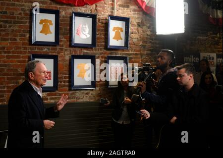 In Pennsylvania, Stati Uniti d'America. Il 21 dicembre 2019. Ci presidenziale speranzoso Michael Bloomberg apre una campagna locale ufficio da campo di Philadelphia, PA, il 21 dicembre 2019. L'ex sindaco di New York City è il terzo candidato democratico di istituire un ufficio di campagna in stato di Keystone. Foto Stock