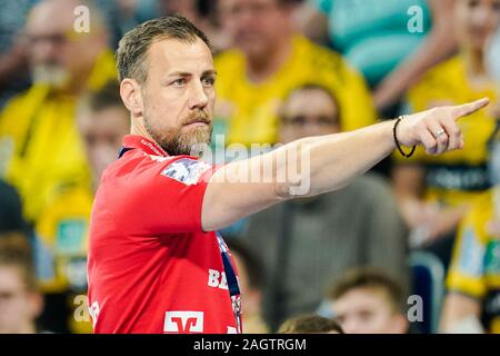 Mannheim, Germania. Xxi Dec, 2019. Pallamano: Bundesliga, XX Giornata Rhein-Neckar Löwen - SG Flensburg-Handewitt, SAP Arena. Flensburg coach Maik Machulla gestured. Credito: Uwe Anspach/dpa/Alamy Live News Foto Stock