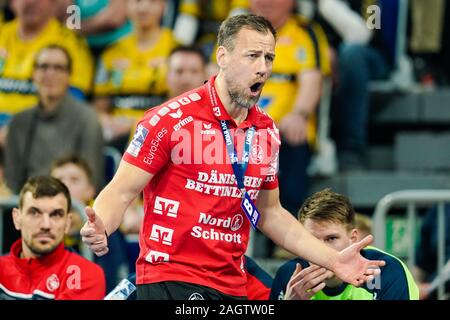 Mannheim, Germania. Xxi Dec, 2019. Pallamano: Bundesliga, XX Giornata Rhein-Neckar Löwen - SG Flensburg-Handewitt, SAP Arena. Flensburg coach Maik Machulla gestured. Credito: Uwe Anspach/dpa/Alamy Live News Foto Stock