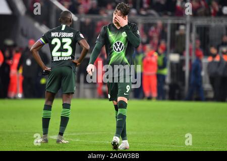 Monaco di Baviera, Germania. Xxi Dec, 2019. Wout WEGHORST (VFL Wolfsburg), delusione, frustrato deluso, frustratedriert, sconsolato, azione. Soccer 1.Bundesliga, XVII Giornata giornata17, FC Bayern Monaco di Baviera (M) - VFL Wolfsburg 2-0, (WOB), il 21 dicembre 2019 in Muenchen ALLIANZARENA, DFL REGOLAMENTI VIETANO QUALSIASI USO DI FOTOGRAFIE come sequenze di immagini e/o quasi-VIDEO. | Utilizzo di credito in tutto il mondo: dpa picture alliance/Alamy Live News Foto Stock