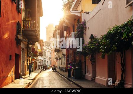 Cartagena de Indias, Colombia - Gennaio, 2019: gli edifici colorati e street Foto Stock