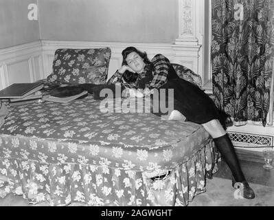 Ritratto di Adele Girard, Ambasciata turca, Washington, D.C., tra 1938 e 1948 Foto Stock