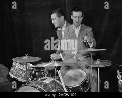 Ritratto di Ray McKinley, Hotel Commodore, New York, N.Y., ca. Apr. 1946 Foto Stock