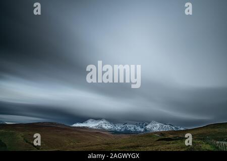 Tempesta sulle montagne Cuillin, Isola di Skye, Scozia Foto Stock