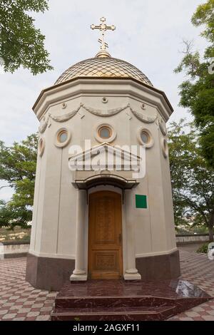 Cappella in nome del Santo a destra il principe Alexander Nevsky Buzin nella piazza della città di Sebastopoli, Crimea, Russia Foto Stock