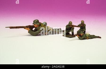 TOY SOLDIERS in plastelina di tedesco uniformi fanteria Foto Stock