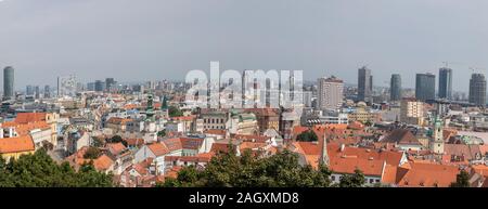 Bratislava, Slovacchia - 22 agosto 2019. Vista panoramica della città di Bratislava. Bratislava è la capitale della Slovacchia Foto Stock