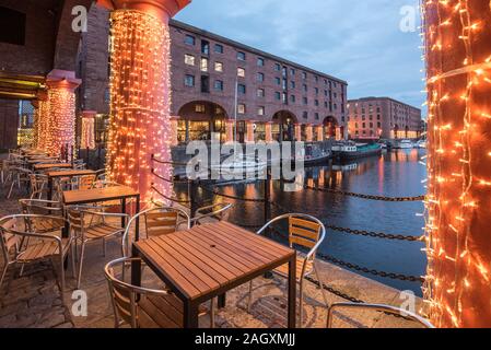 Liverpool Albert Dock complesso luminarie di Natale. Foto Stock