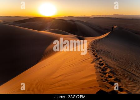 Deserto Varzaneh durante il tramonto Foto Stock