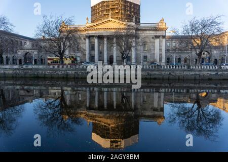 I quattro giudici di Inns Quay, Dublin, Irlanda, la Corte leader in Irlanda.La Corte Suprema, tra gli altri, si basa qui. Costruzione completata nel 1796 Foto Stock