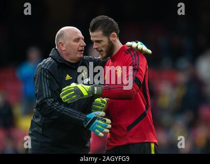 Watford, Regno Unito. 22 Dic, 2019. Man Utd Goalkeeping coach Richard Hartis e il portiere David De Gea del Man Utd durante il match di Premier League tra Watford e il Manchester United a Vicarage Road, Watford, in Inghilterra il 22 dicembre 2019. Foto di Andy Rowland. Credito: prime immagini multimediali/Alamy Live News Foto Stock