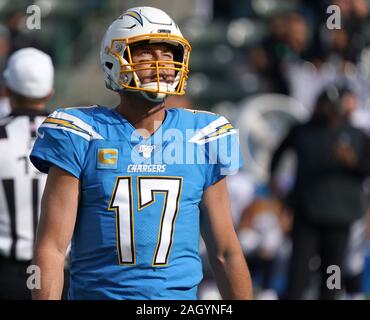 Carson, Stati Uniti. 22 Dic, 2019. Los Angeles Chargers' quarterback Philip Rivers si affaccia sulla prima per la sua ultima partita alla dignità Salute Sport Park di Carson, California, domenica 22 dicembre, 2019. I raider hanno sconfitto i caricatori 24-17. Foto di Jon SooHoo/UPI Credito: UPI/Alamy Live News Foto Stock