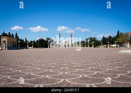 Il Mausoleo di Bourguiba è una tomba monumentale a Monastir, in Tunisia, che contiene i resti del presidente Habib Bourguiba, padre dell'indipendenza tunisina Foto Stock