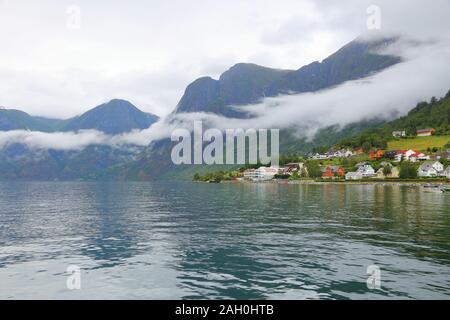 Aurland e Aurlandsfjord - Fiordo del paesaggio in Sogn og Fjordane regione della Norvegia. Foto Stock