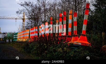 Fairway marcatore sulla terra per riparare vicino a Colonia, Germania. Foto Stock