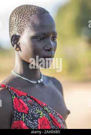 Ritratto di una tribù Mundari ragazza adolescente, Equatoria centrale, Terekeka, sud Sudan Foto Stock