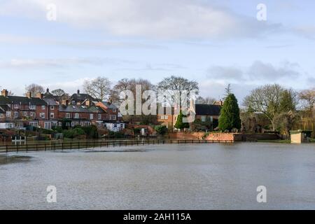 Inverno inondazioni del Fiume Great Ouse a Newport Pagnell, Buckinghamshire, UK Foto Stock