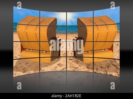 Una parete curva. 16 piccole immagini danno un'immagine intera. Due sedie a sdraio sono a Mar Baltico beach in Meclemburgo Pomerania Occidentale, Germania, Europa Foto Stock