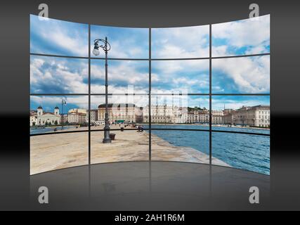 Vista dal Molo Audace quay per la città vecchia di Trieste, Friuli Venezia Giulia, Italia, Europa Foto Stock