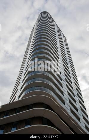 Vista laterale Meininger Hotel a Amsterdam Paesi Bassi 2019 Foto Stock