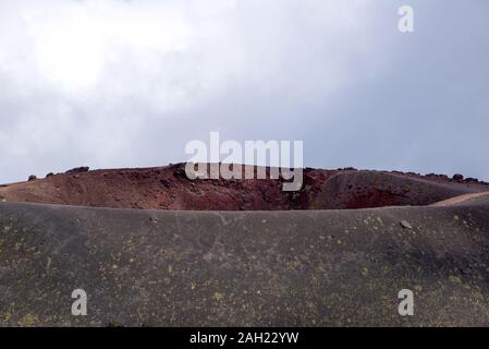 Italia Catania, vulcano Etna, 03 Maggio 2019 : un cratere spento dell'Etna Foto Stock