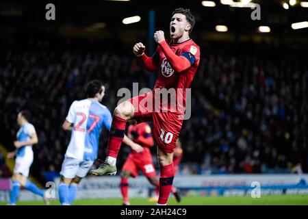 BLACKBURN, Inghilterra - dicembre 23RD Wigan Athletic centrocampista Josh Windass mostra la sua frustrazione in una occasione persa durante il cielo di scommessa match del campionato tra Blackburn Rovers e Wigan Athletic a Ewood Park di Blackburn lunedì 23 dicembre 2019. (Credit: Andy Whitehead | MI News) La fotografia può essere utilizzata solo per il giornale e/o rivista scopi editoriali, è richiesta una licenza per uso commerciale Credito: MI News & Sport /Alamy Live News Foto Stock