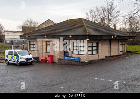 La British Transport Police Station situato nel parco auto di Kilwinning stazione ferroviaria nel North Ayrshire, Regno Unito Foto Stock