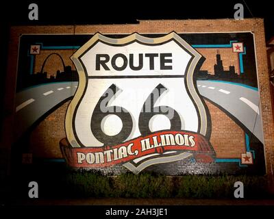 La Pontiac, IL, Stati Uniti d'America - Maggio 2018: Route 66 murale commemora la città del ruolo di Pontiac. Creato da Diaz Segno Arte. Foto Stock