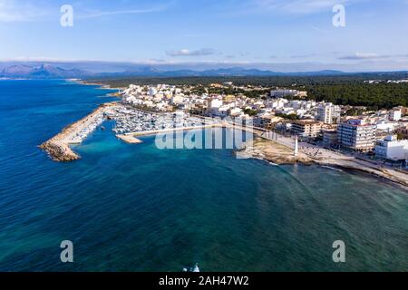 Spagna, Mallorca, vista aerea di Can Picafort resort in estate Foto Stock