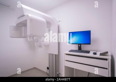 Interno della moderna clinica dentale, Spagna Foto Stock