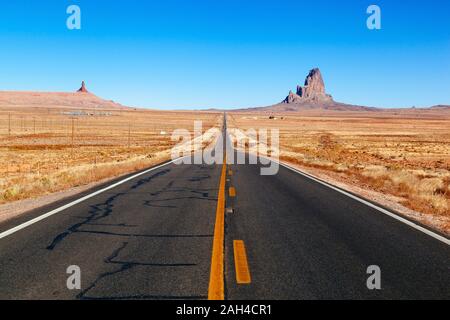 Stati Uniti d'America, Arizona, Strada in Monument Valley Foto Stock