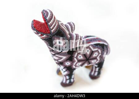 Tradizionale tallone huichol ornamento figure cultura messicana il lavoro Foto Stock
