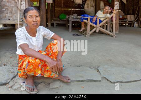 Donne locali a Bagan, Myanmar Foto Stock