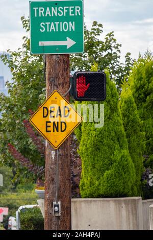 Dead End e non a piedi segno a Seattle nello Stato di Washington STATI UNITI D'AMERICA Foto Stock