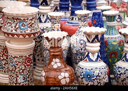 Khurja ceramica sul display all'undicesimo artigianato nazionale Mela, Kalagram, Chandigarh. Foto Stock