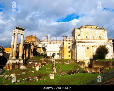 Tempio di Apollo Sosianus vicino al Teatro di Marcello - Roma, Italia Foto Stock