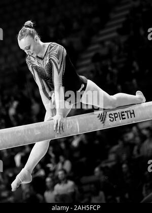Szczecin, Polonia, 11 Aprile 2019: Tisha Volleman dei Paesi Bassi compete sul fascio di equilibrio durante la ginnastica artistica campionati Foto Stock