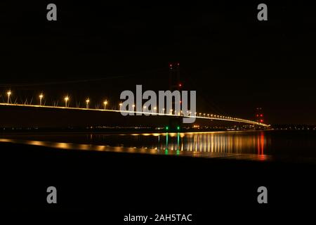 Il Humber Bridge di notte Foto Stock